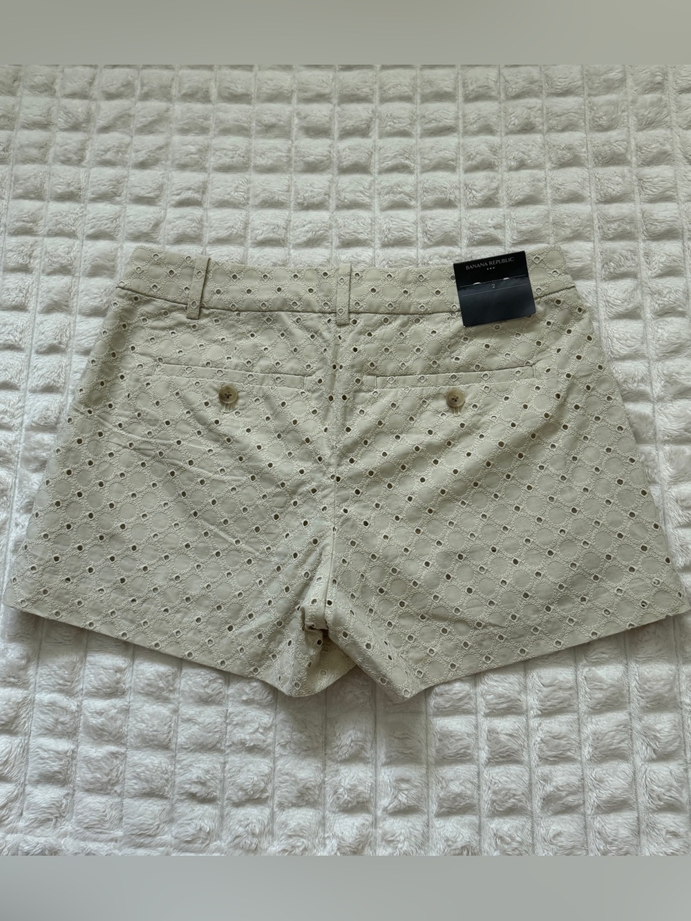 NEW Banana Republic 2 Eyelet Flat Front Shorts ~ Beige Cream Lined - Picture 2 of 7